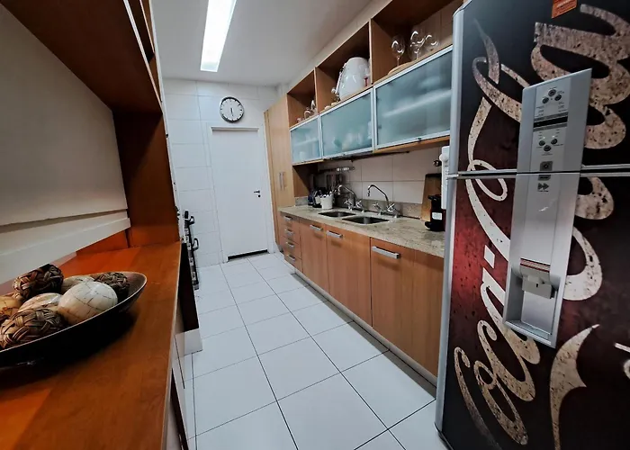 Quarto Exclusivo Ar Tv Metro Praia Copacabana - Proprietario Mora No Local